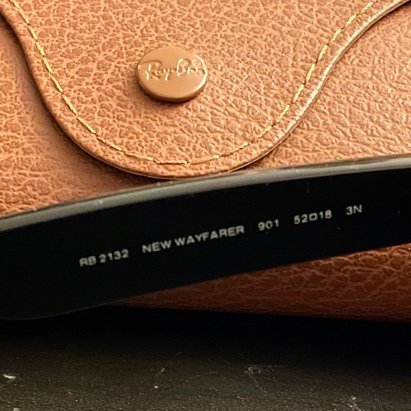 NWB Ray-Ban New Wayfarer Black Sunglasses RB 2132 901 52 18 - Picture 3 of 5